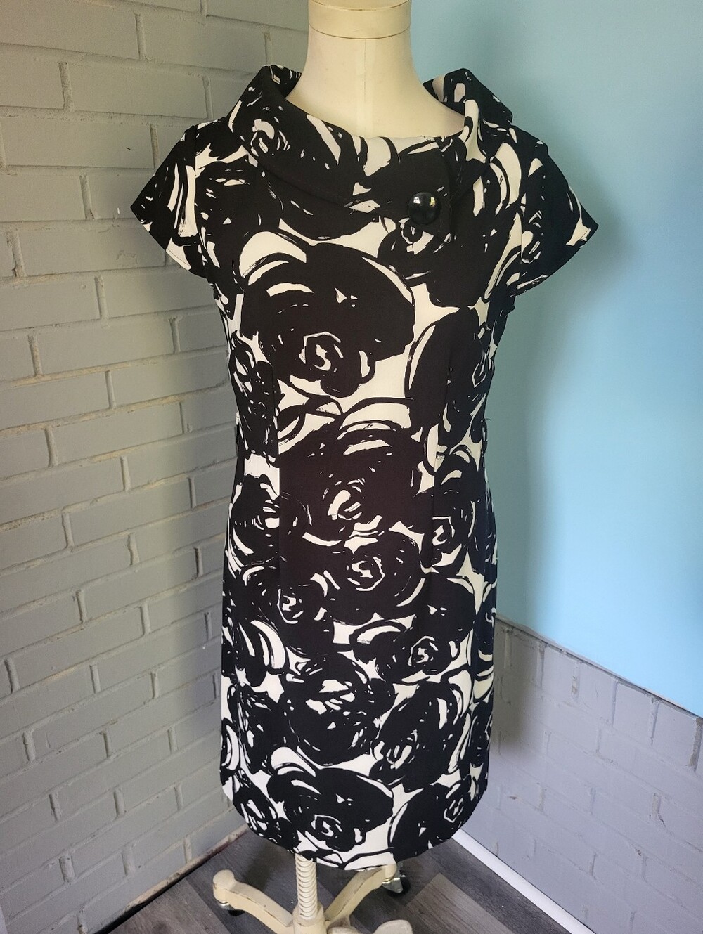 London Style Black & White Floral Midi Dress